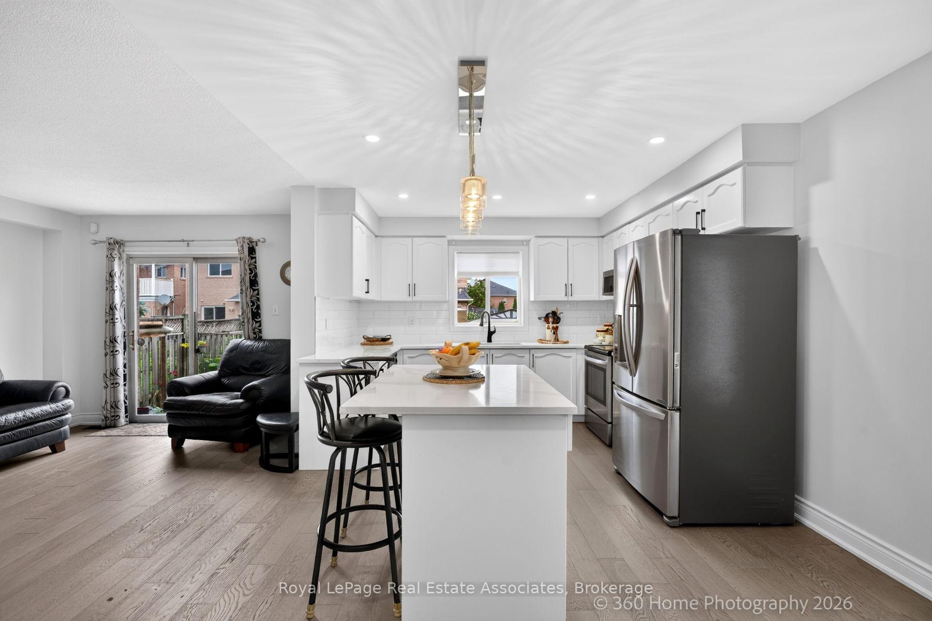 Photo 17 of 43 Hillsburgh Drive, Brampton, Fletcher's Meadow — HOMEH