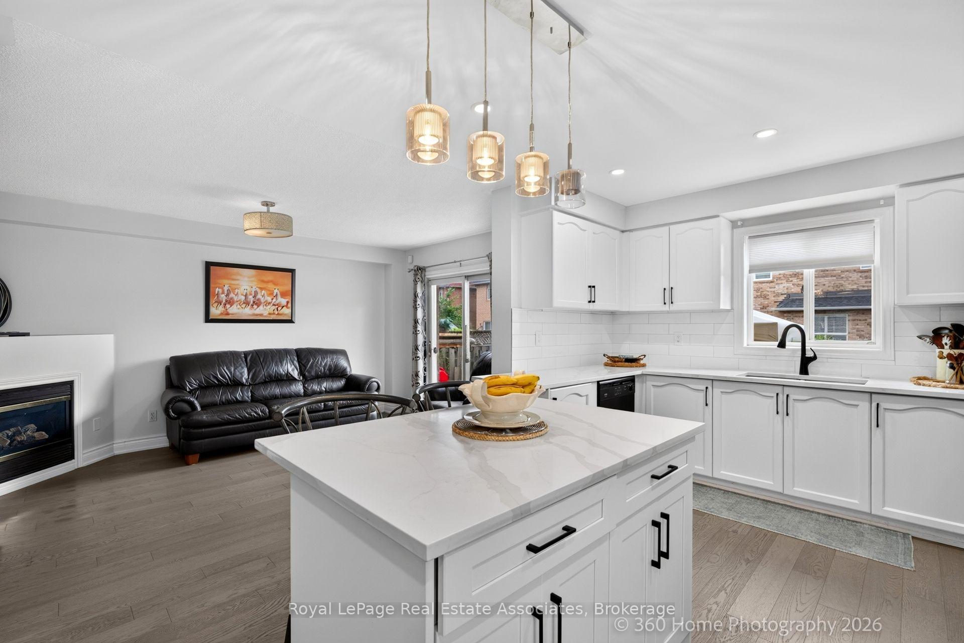 Photo 19 of 43 Hillsburgh Drive, Brampton, Fletcher's Meadow — HOMEH