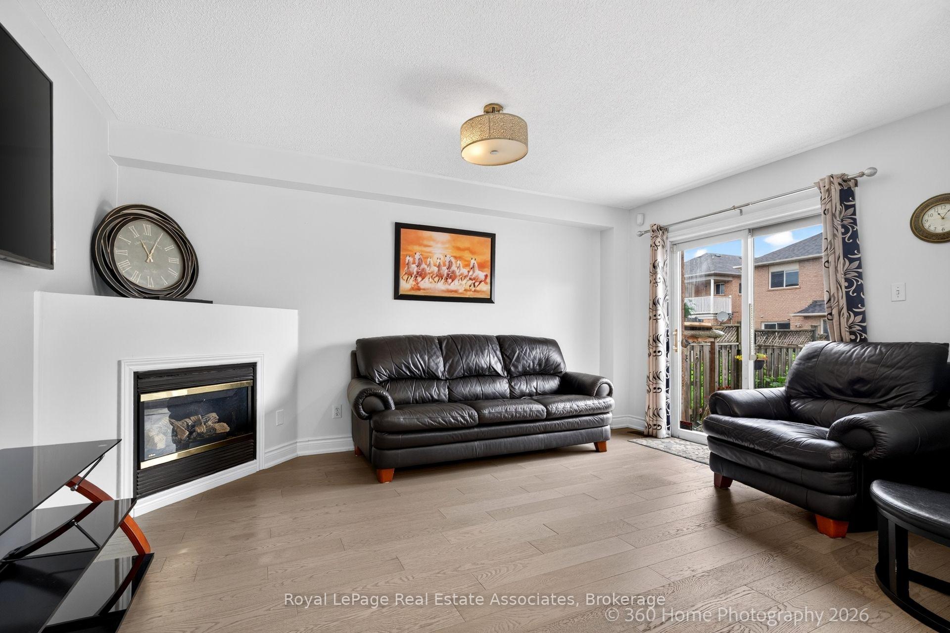 Photo 23 of 43 Hillsburgh Drive, Brampton, Fletcher's Meadow — HOMEH