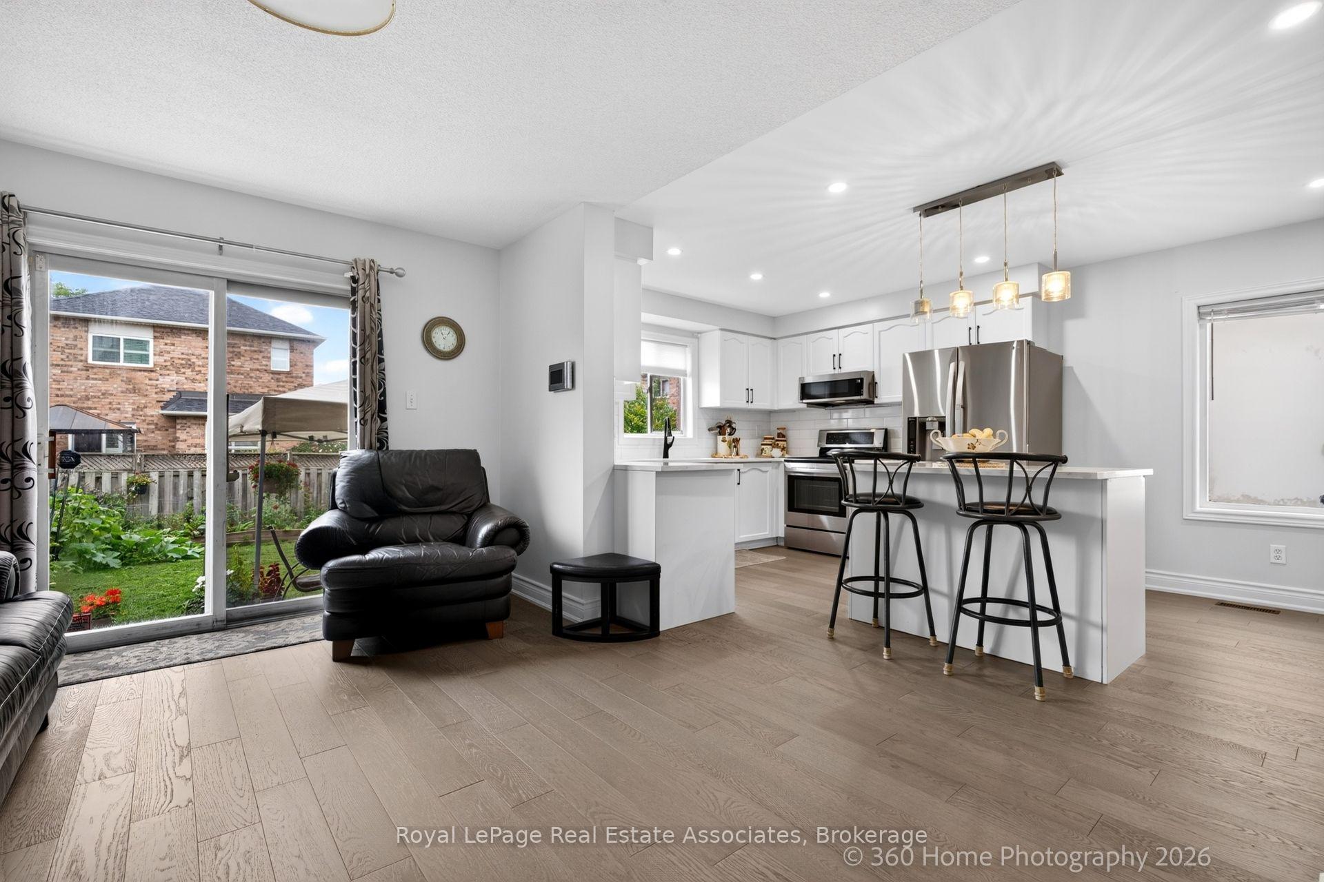 Photo 27 of 43 Hillsburgh Drive, Brampton, Fletcher's Meadow — HOMEH