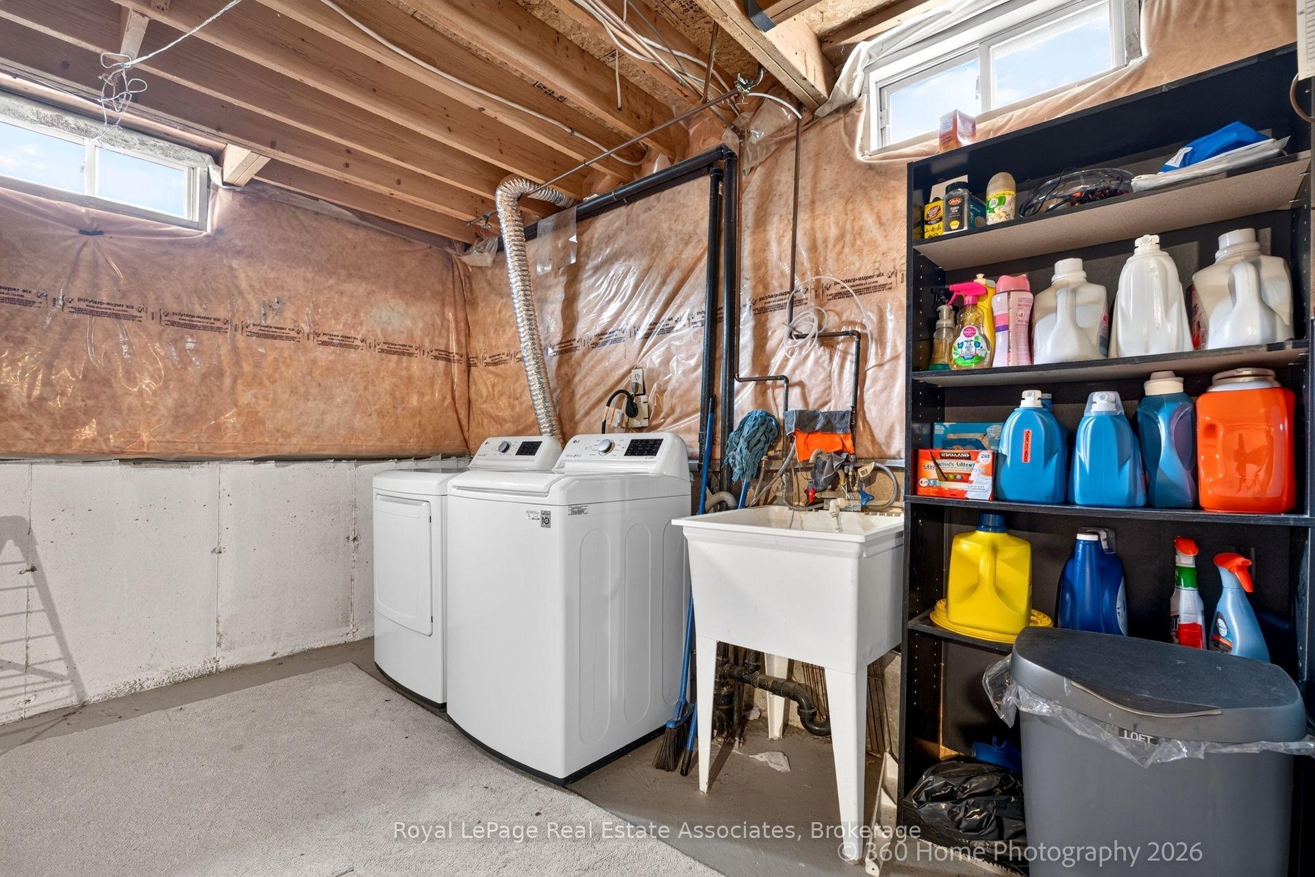 Photo 29 of 43 Hillsburgh Drive, Brampton, Fletcher's Meadow — HOMEH