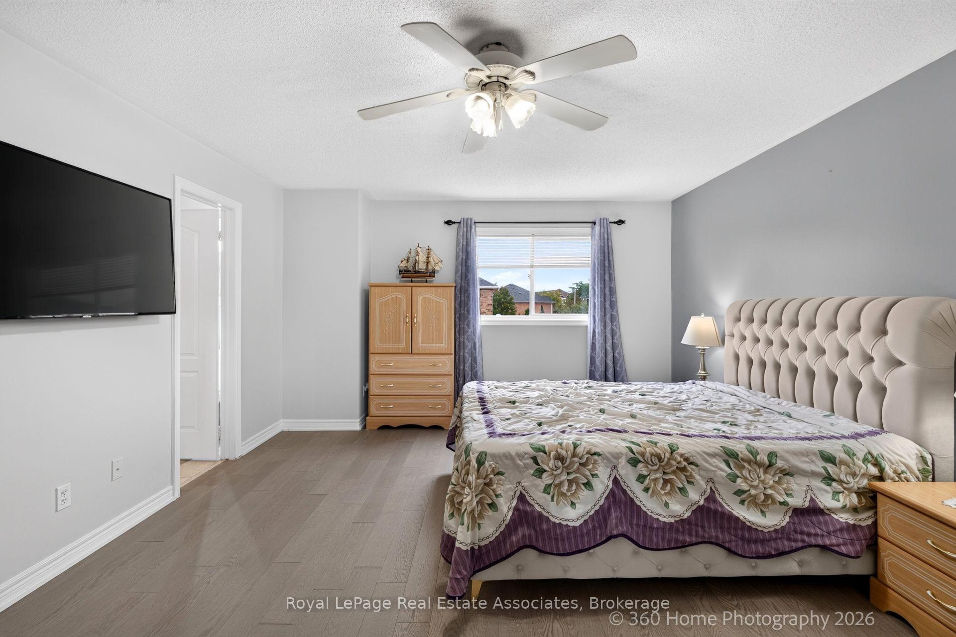 Photo 33 of 43 Hillsburgh Drive, Brampton, Fletcher's Meadow — HOMEH