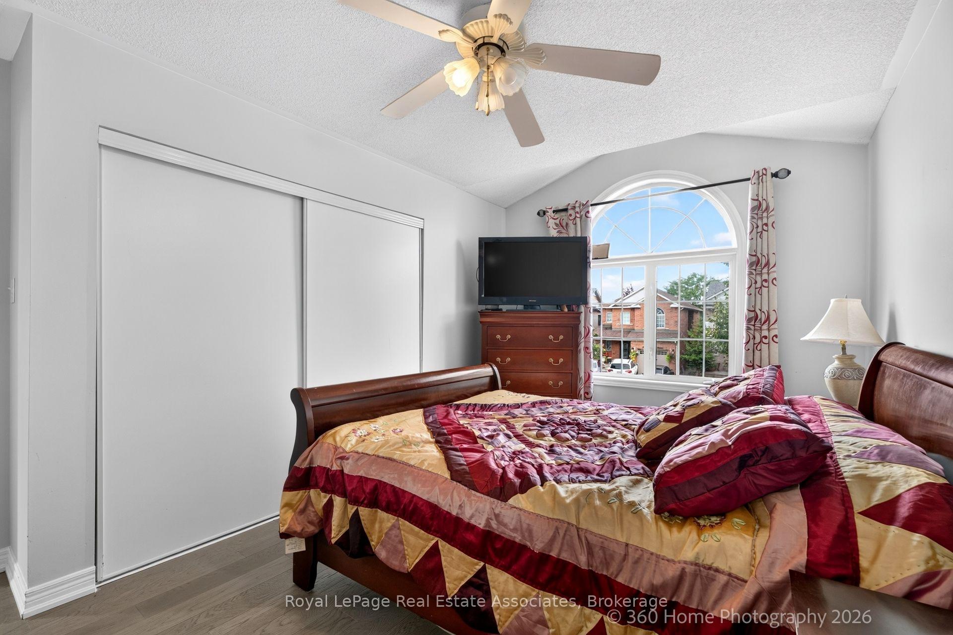 Photo 45 of 43 Hillsburgh Drive, Brampton, Fletcher's Meadow — HOMEH