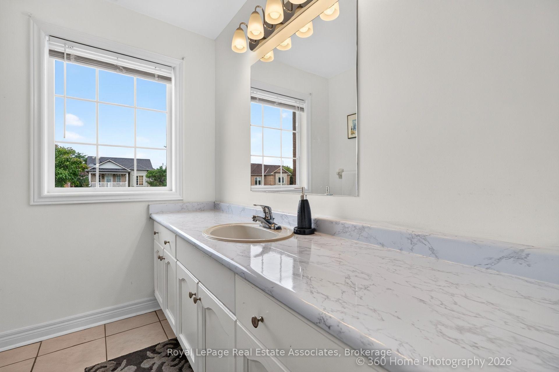 Photo 47 of 43 Hillsburgh Drive, Brampton, Fletcher's Meadow — HOMEH