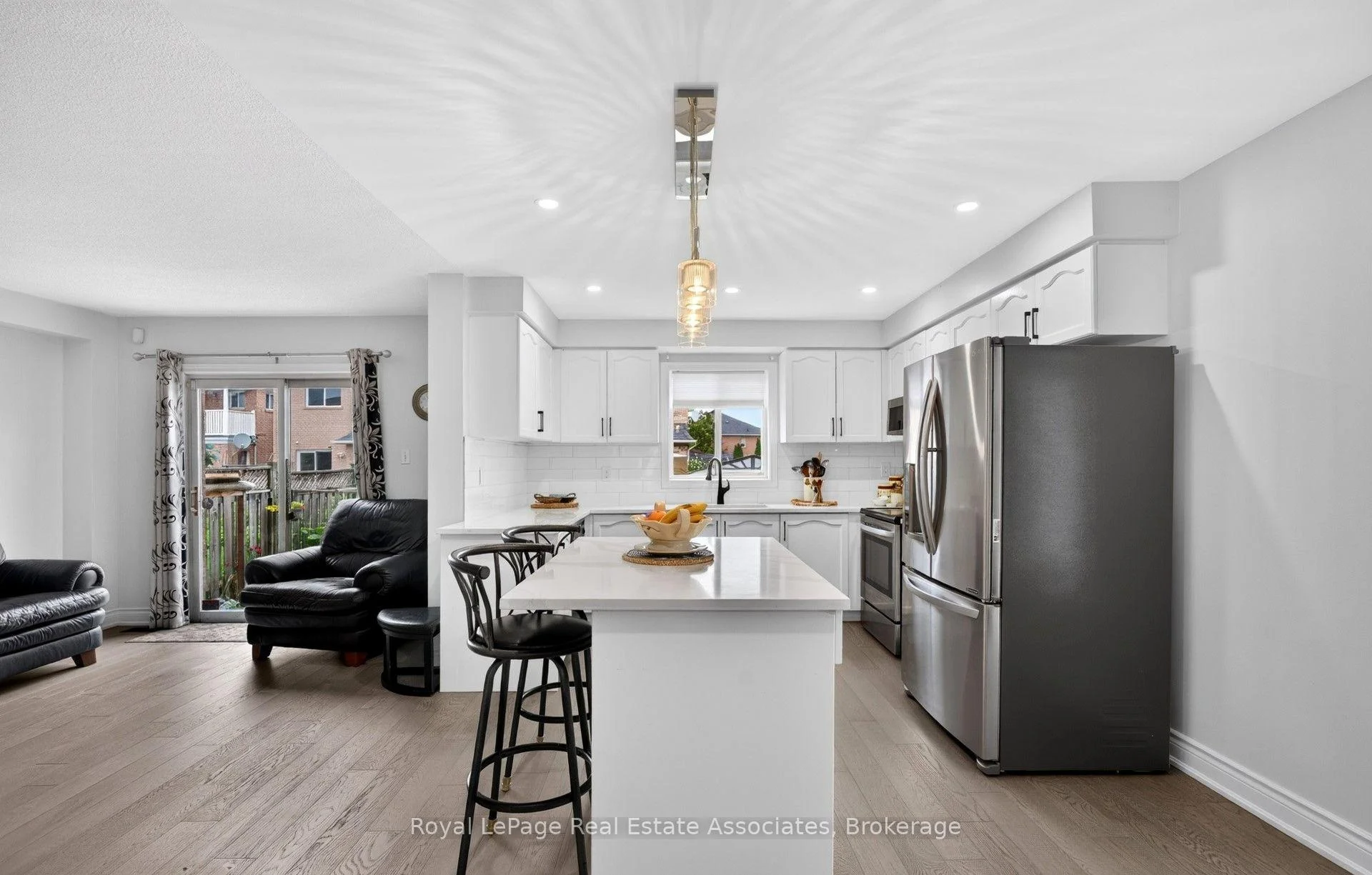 Photo 14 of 43 Hillsburgh Drive, Brampton, Fletcher's Meadow — HOMEH