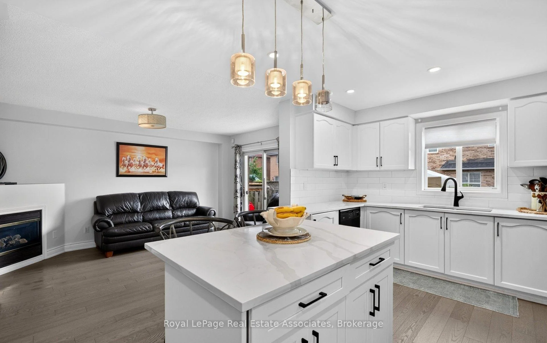 Photo 16 of 43 Hillsburgh Drive, Brampton, Fletcher's Meadow — HOMEH