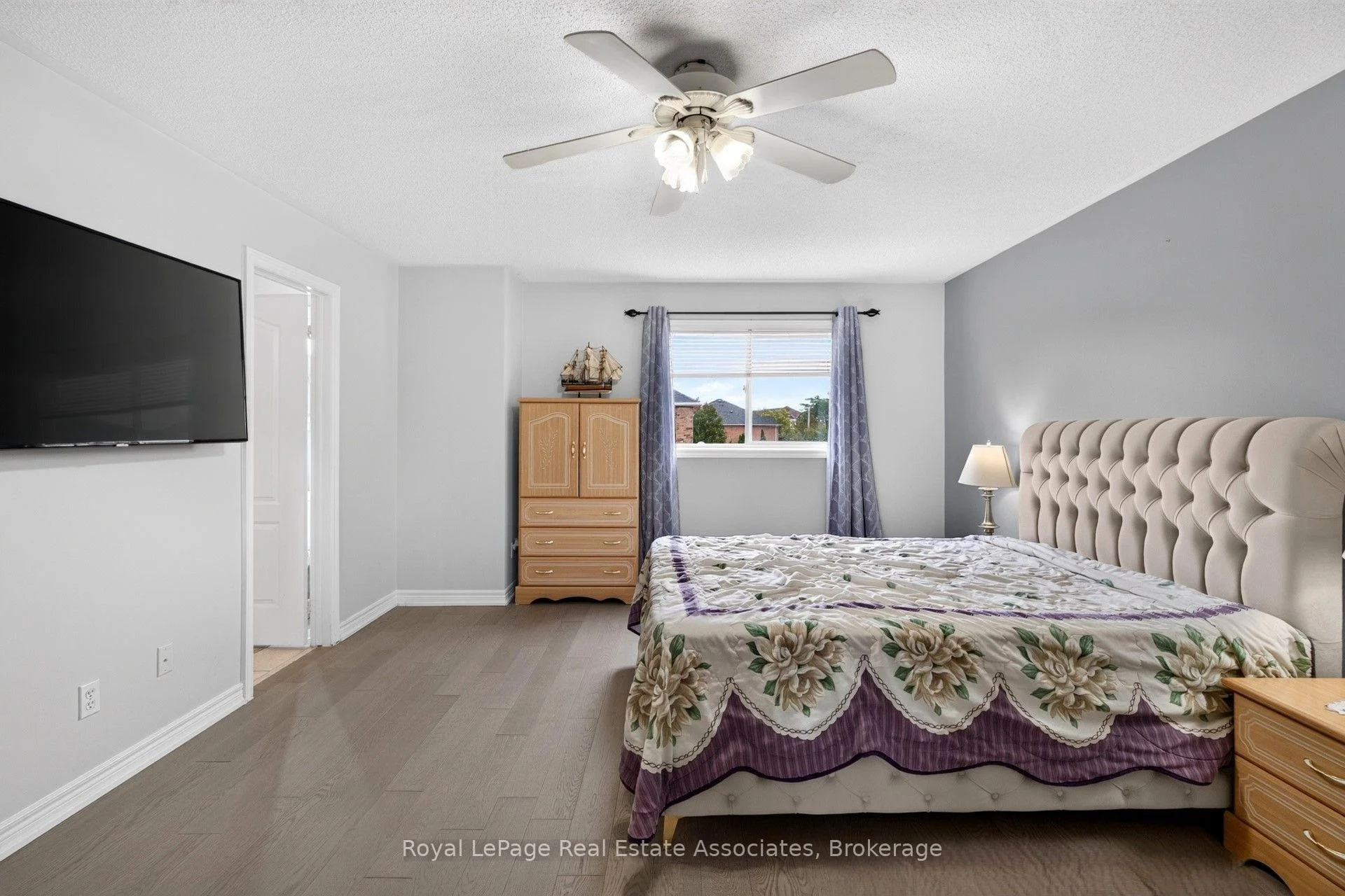 Photo 28 of 43 Hillsburgh Drive, Brampton, Fletcher's Meadow — HOMEH