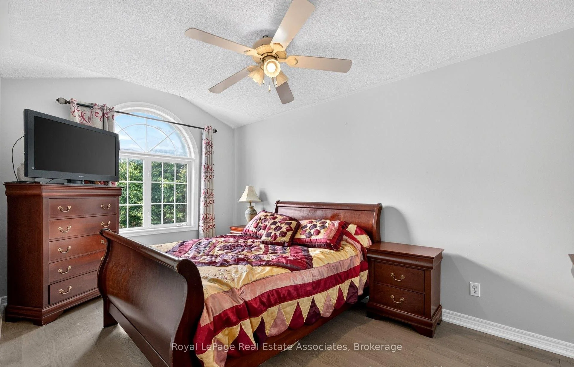 Photo 38 of 43 Hillsburgh Drive, Brampton, Fletcher's Meadow — HOMEH