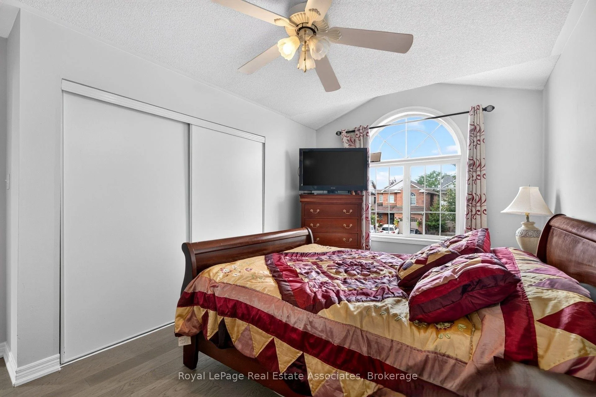 Photo 40 of 43 Hillsburgh Drive, Brampton, Fletcher's Meadow — HOMEH