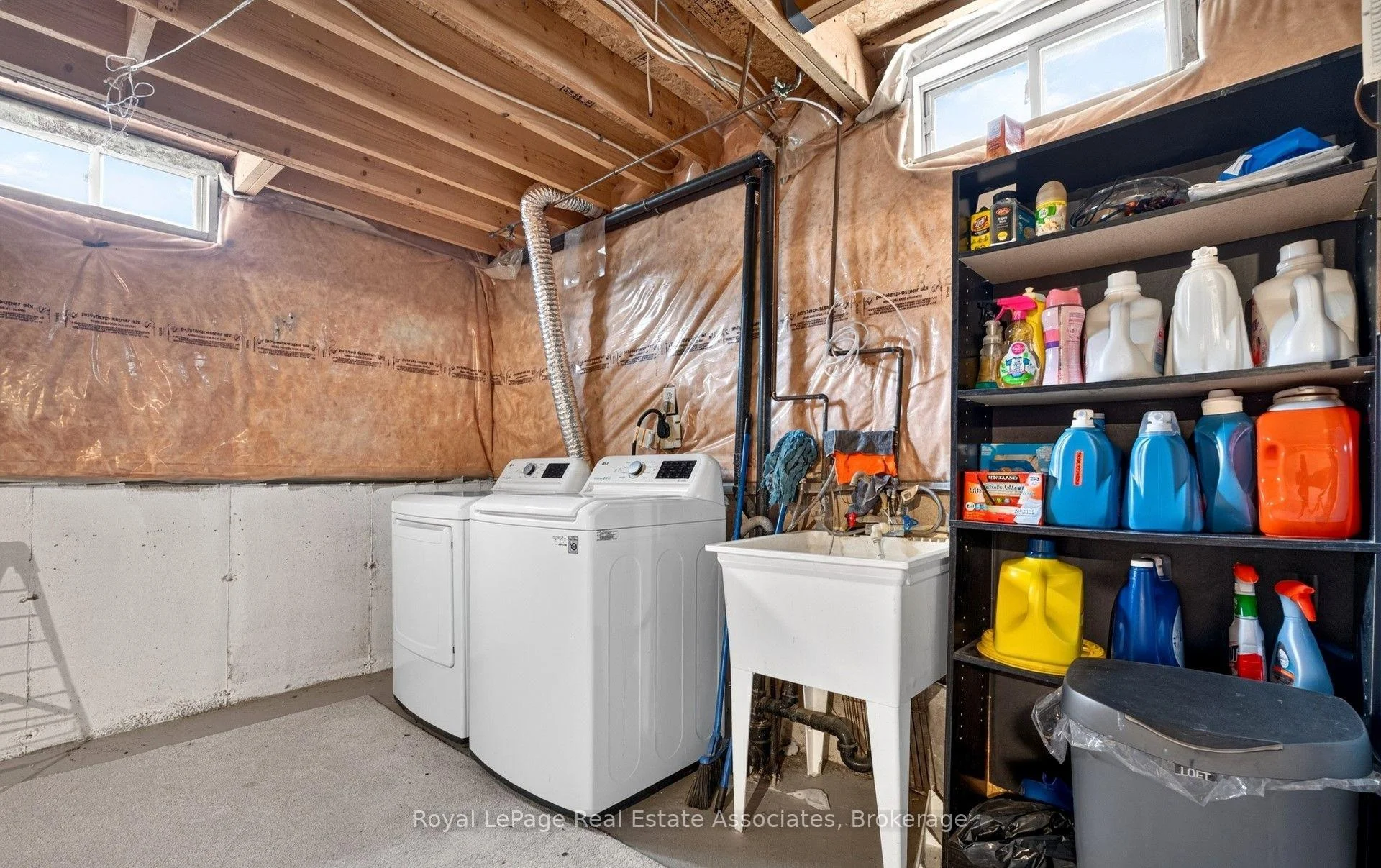 Photo 46 of 43 Hillsburgh Drive, Brampton, Fletcher's Meadow — HOMEH