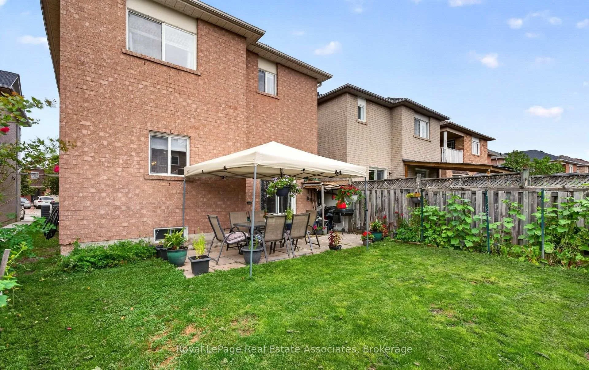 Photo 48 of 43 Hillsburgh Drive, Brampton, Fletcher's Meadow — HOMEH