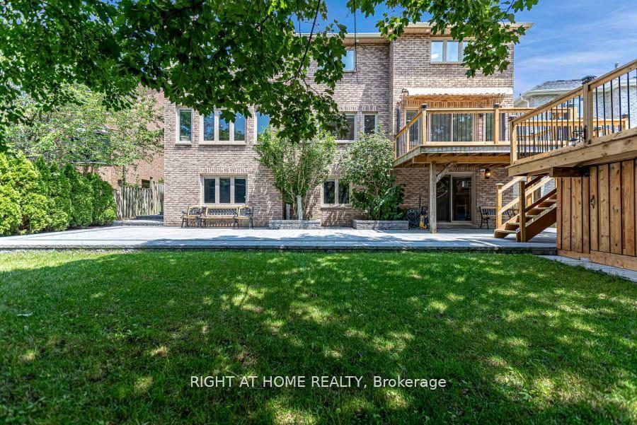 Photo 3 of 35 Harmony Hill Crescent, Richmond Hill, Mill Pond — HOMEH
