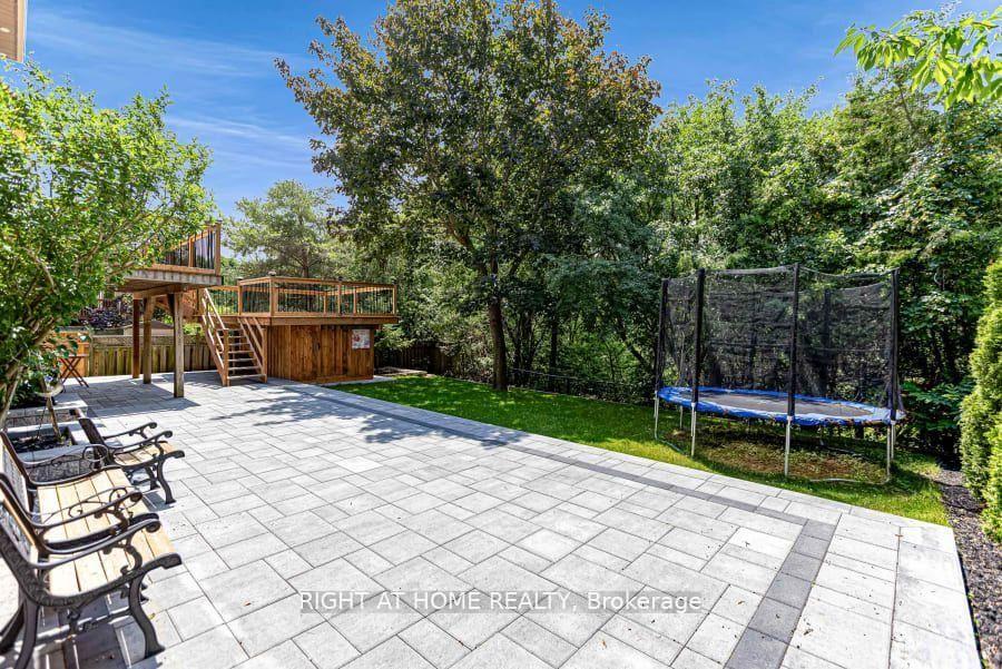 Photo 4 of 35 Harmony Hill Crescent, Richmond Hill, Mill Pond — HOMEH