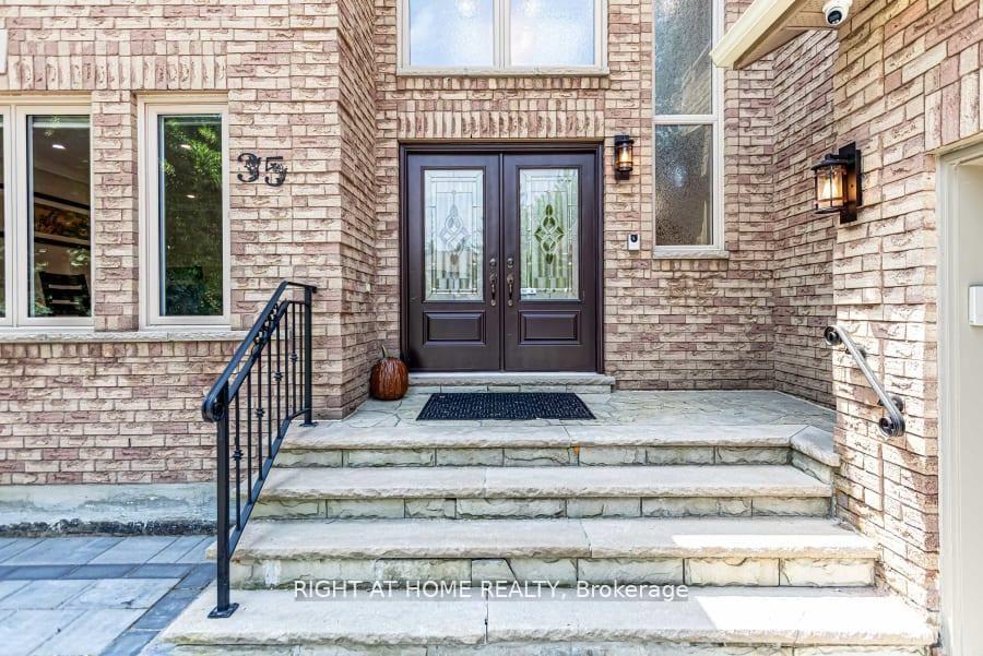 Photo 5 of 35 Harmony Hill Crescent, Richmond Hill, Mill Pond — HOMEH