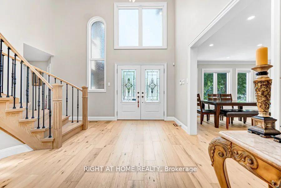 Photo 6 of 35 Harmony Hill Crescent, Richmond Hill, Mill Pond — HOMEH