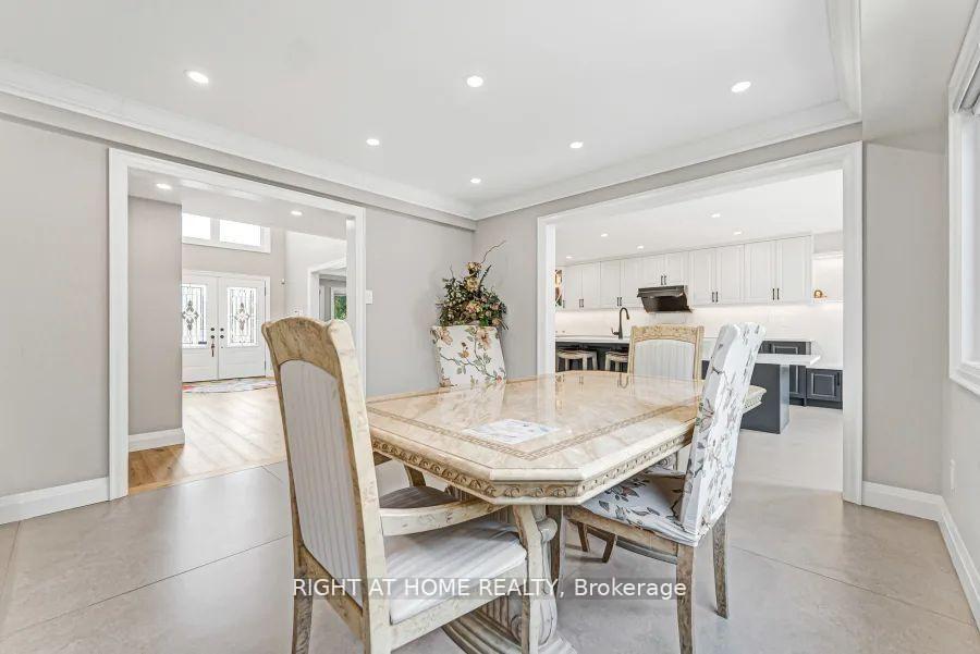 Photo 19 of 35 Harmony Hill Crescent, Richmond Hill, Mill Pond — HOMEH