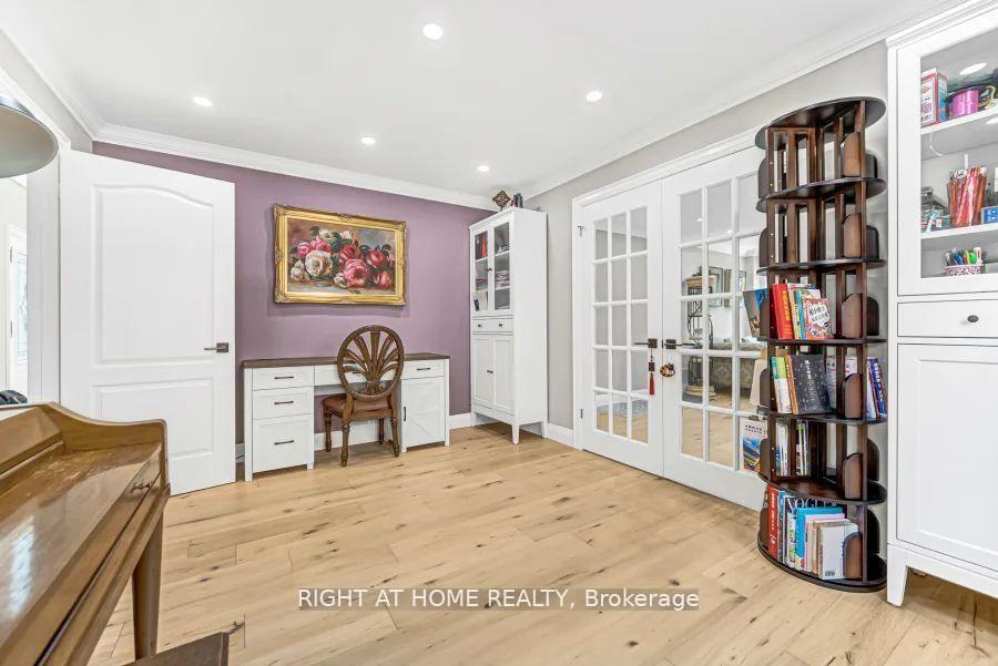Photo 23 of 35 Harmony Hill Crescent, Richmond Hill, Mill Pond — HOMEH