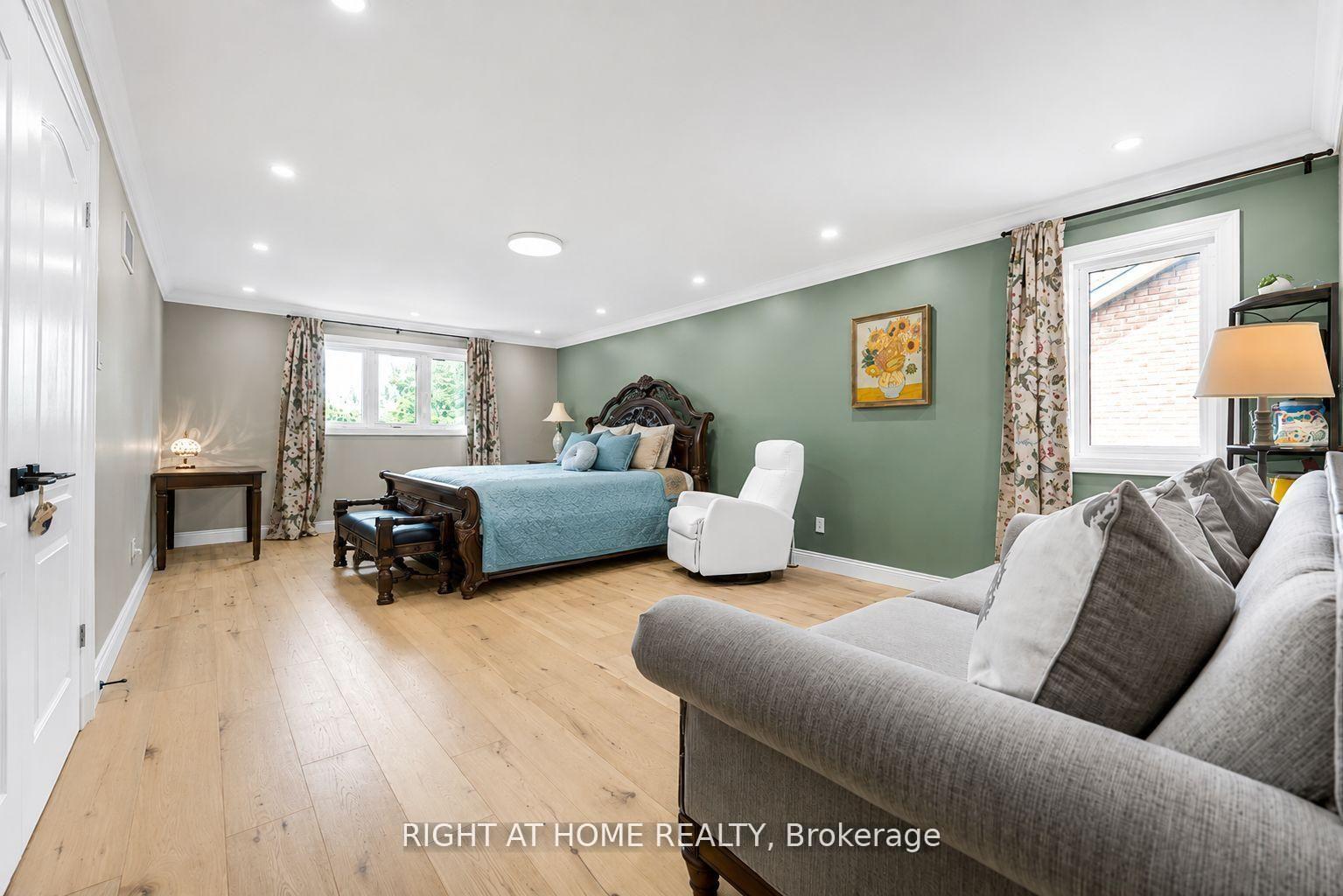 Photo 28 of 35 Harmony Hill Crescent, Richmond Hill, Mill Pond — HOMEH