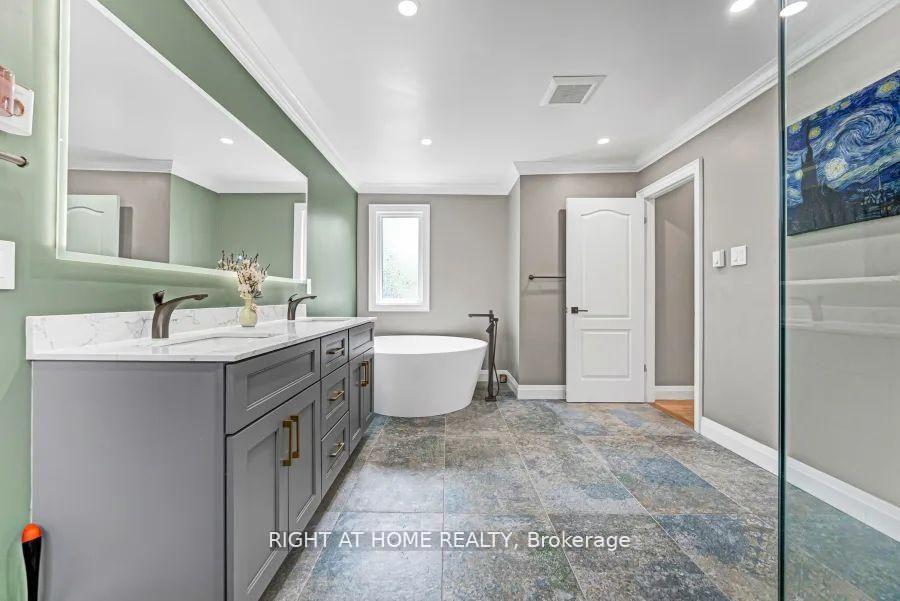Photo 30 of 35 Harmony Hill Crescent, Richmond Hill, Mill Pond — HOMEH