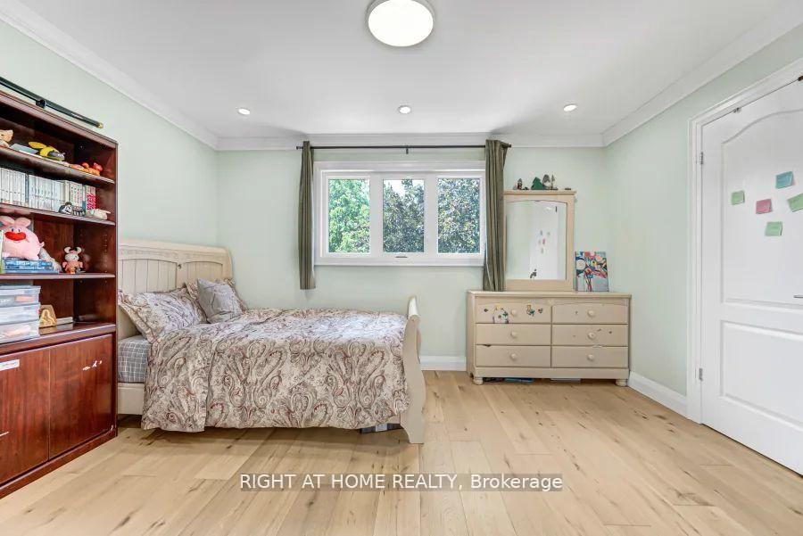 Photo 36 of 35 Harmony Hill Crescent, Richmond Hill, Mill Pond — HOMEH