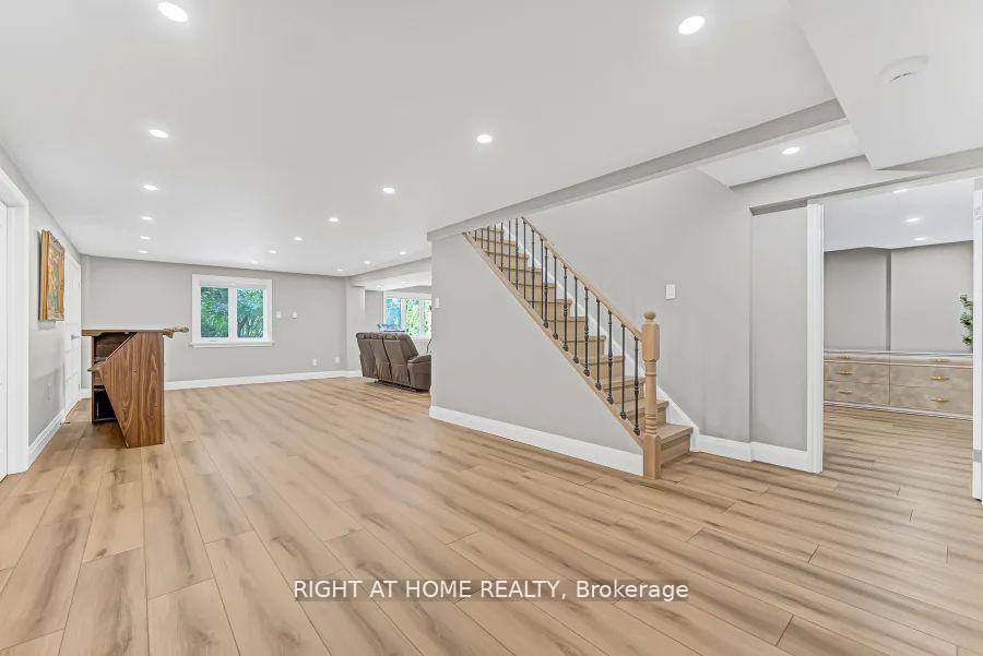 Photo 39 of 35 Harmony Hill Crescent, Richmond Hill, Mill Pond — HOMEH
