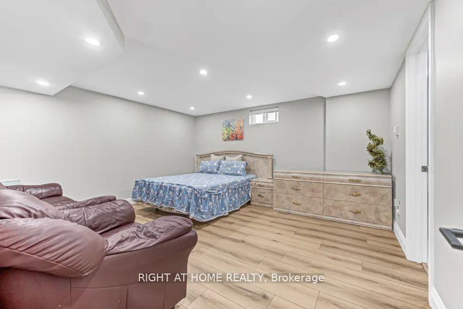 Photo 43 of 35 Harmony Hill Crescent, Richmond Hill, Mill Pond — HOMEH