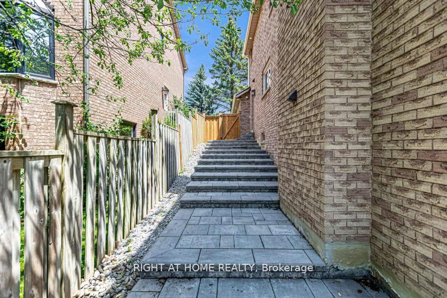 Photo 46 of 35 Harmony Hill Crescent, Richmond Hill, Mill Pond — HOMEH