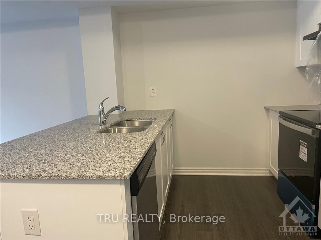 Photo 7 of 604 Lapland Terrace, Ottawa, Kanata - Emerald Meadows/Trailwest — HOMEH
