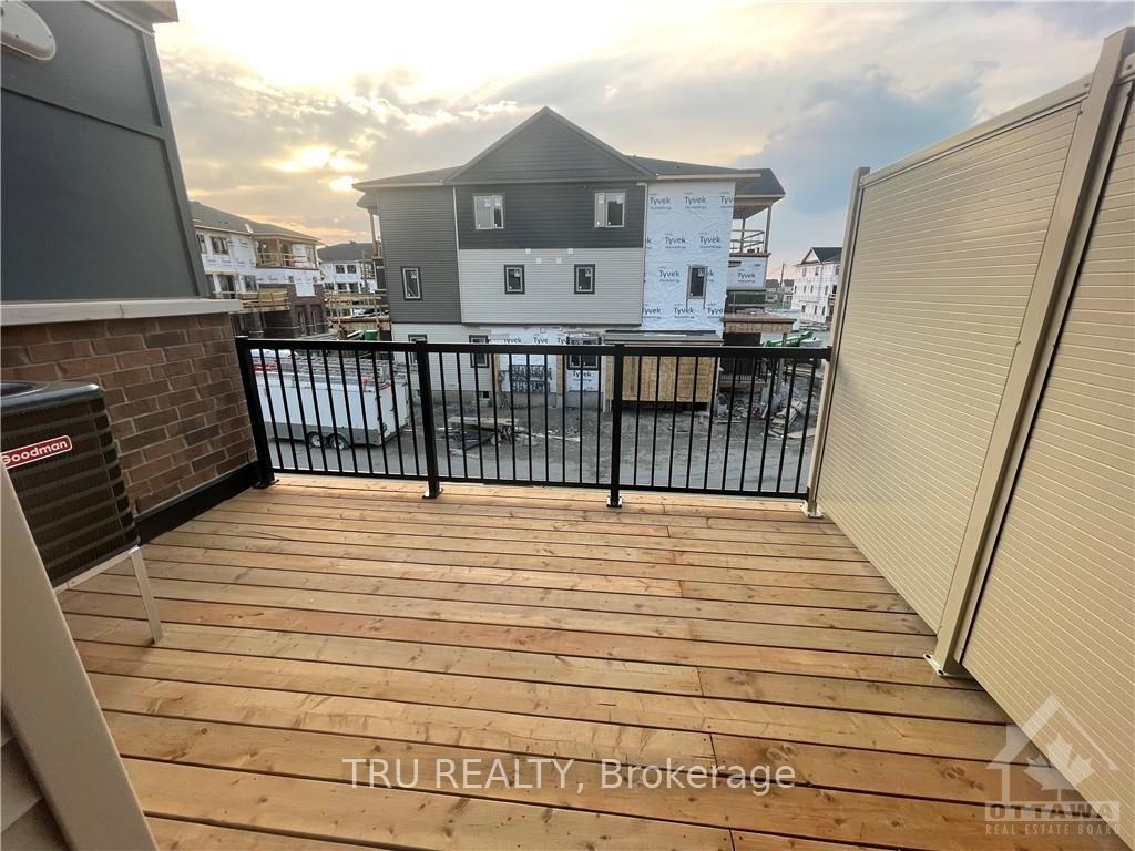 Photo 8 of 604 Lapland Terrace, Ottawa, Kanata - Emerald Meadows/Trailwest — HOMEH