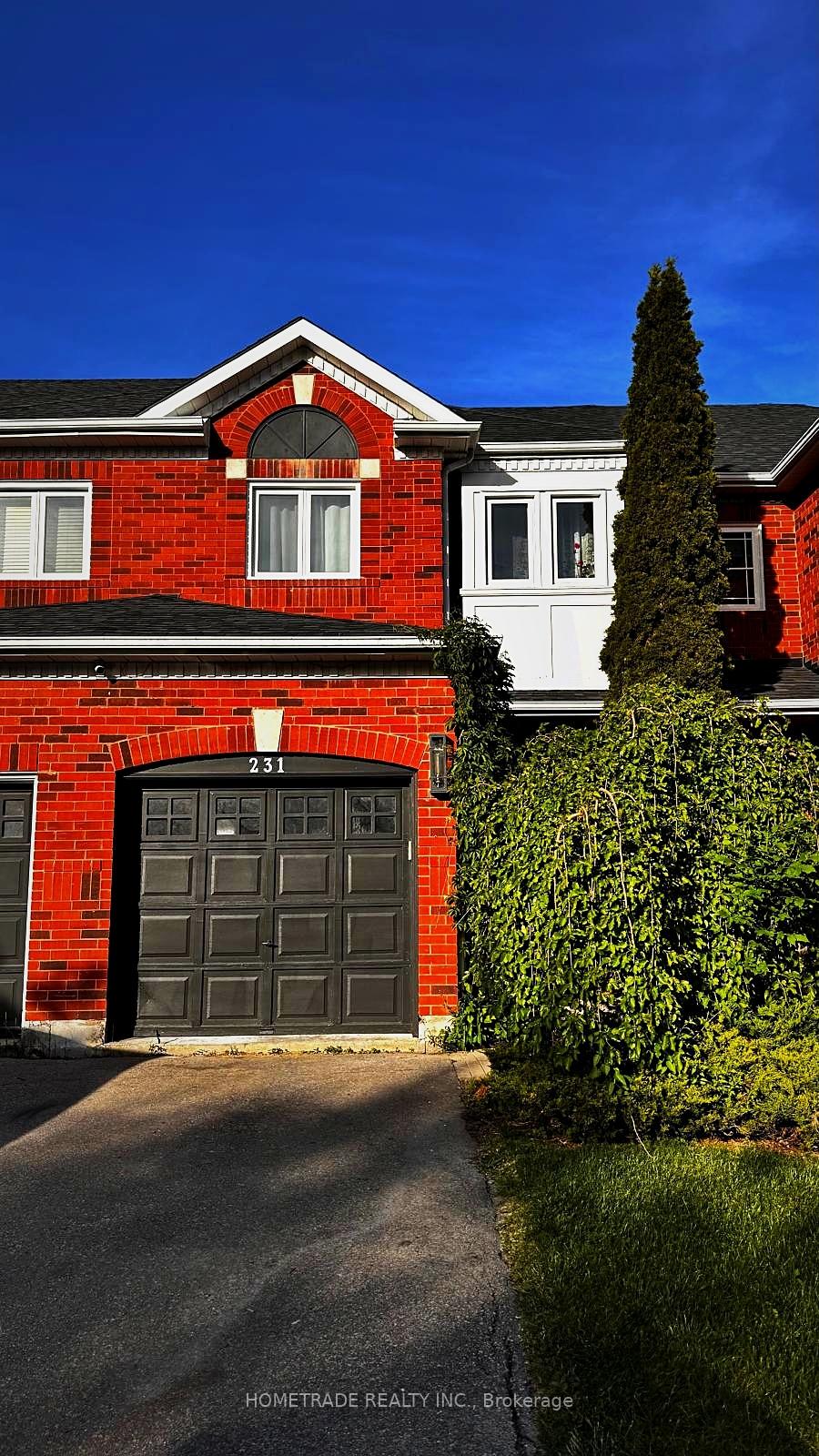 Photo 4 of 231 Denise Circle, Newmarket, Summerhill Estates — HOMEH