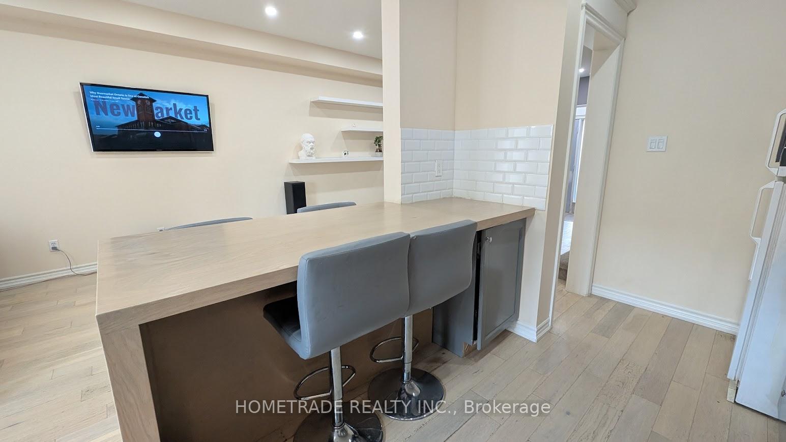Photo 7 of 231 Denise Circle, Newmarket, Summerhill Estates — HOMEH