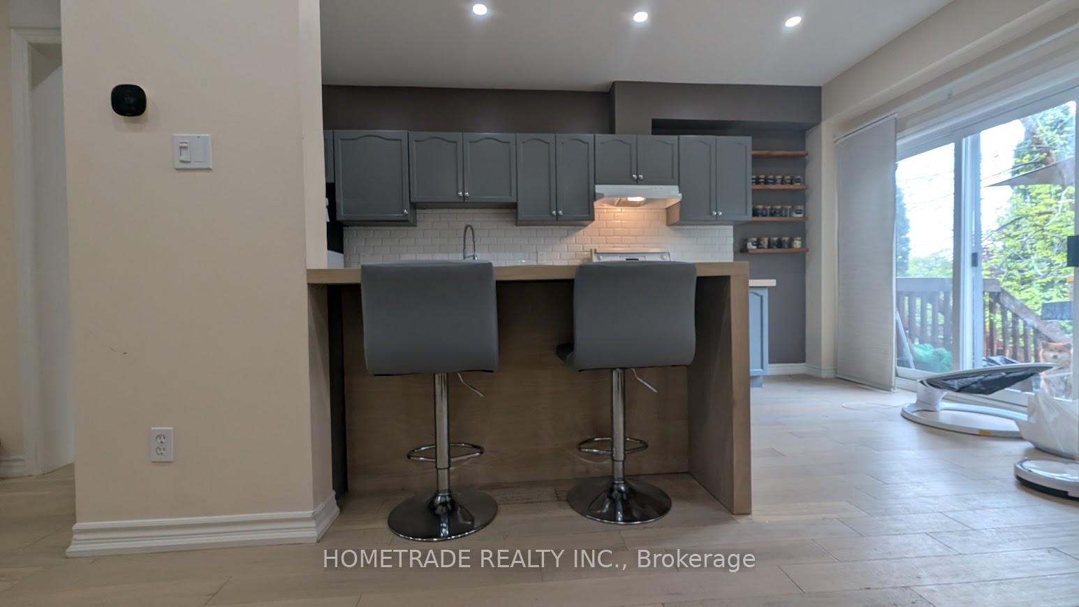 Photo 8 of 231 Denise Circle, Newmarket, Summerhill Estates — HOMEH
