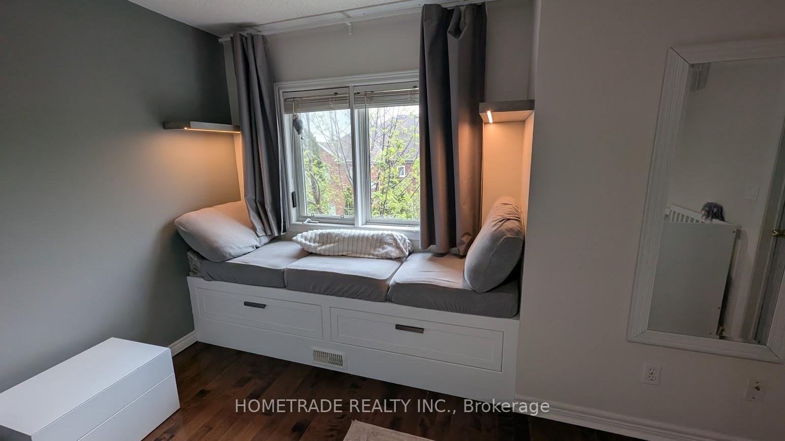 Photo 13 of 231 Denise Circle, Newmarket, Summerhill Estates — HOMEH