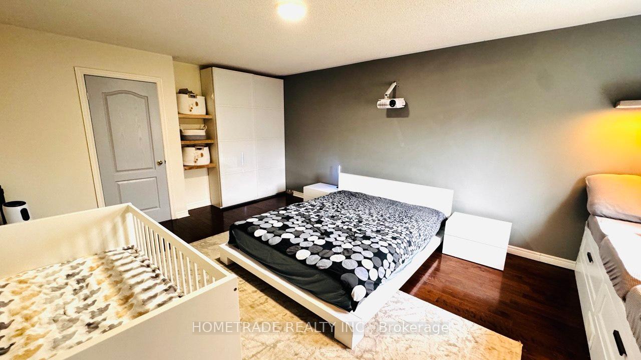 Photo 18 of 231 Denise Circle, Newmarket, Summerhill Estates — HOMEH