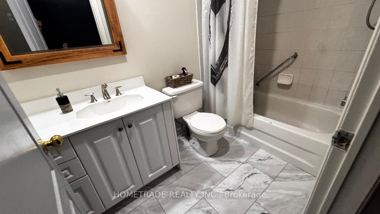 Photo 21 of 231 Denise Circle, Newmarket, Summerhill Estates — HOMEH