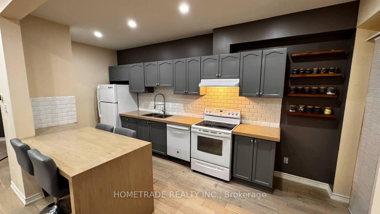 Photo 30 of 231 Denise Circle, Newmarket, Summerhill Estates — HOMEH