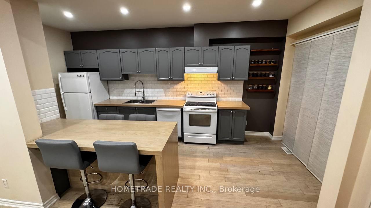 Photo 31 of 231 Denise Circle, Newmarket, Summerhill Estates — HOMEH
