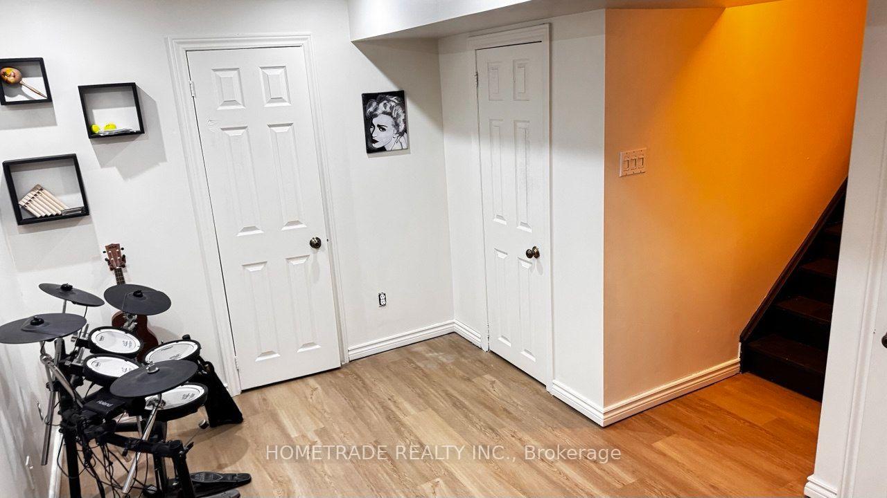 Photo 36 of 231 Denise Circle, Newmarket, Summerhill Estates — HOMEH
