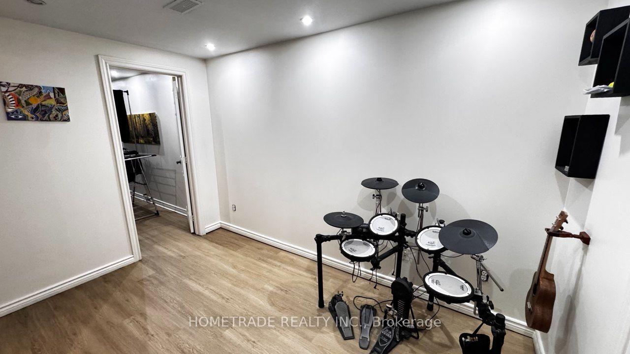Photo 37 of 231 Denise Circle, Newmarket, Summerhill Estates — HOMEH