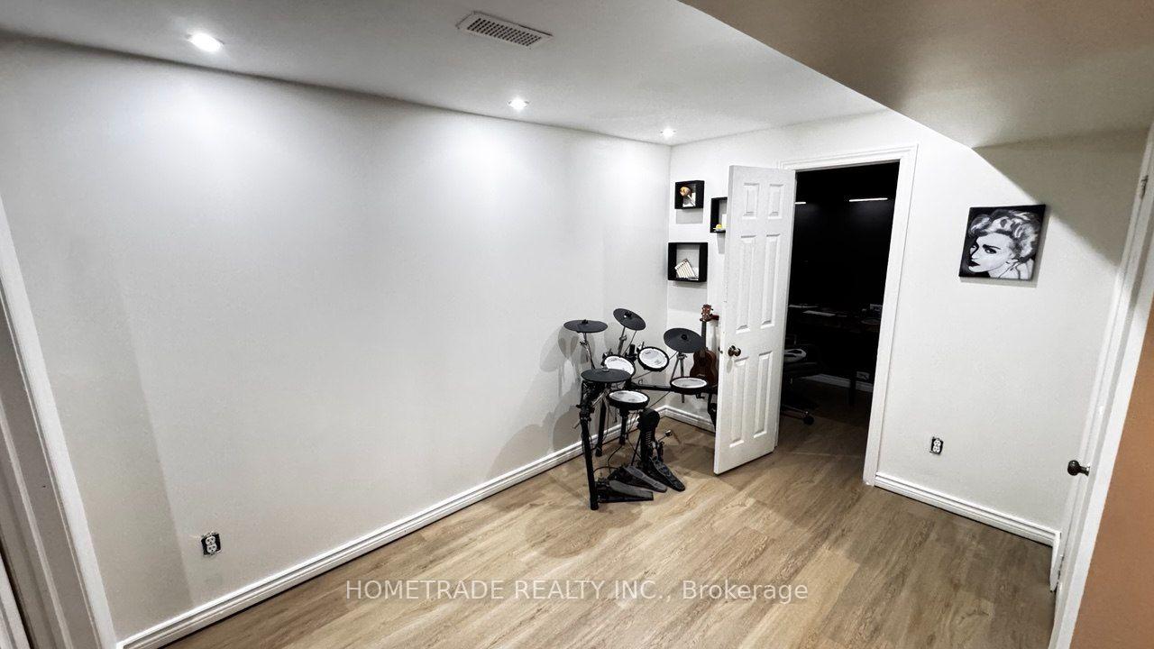 Photo 38 of 231 Denise Circle, Newmarket, Summerhill Estates — HOMEH
