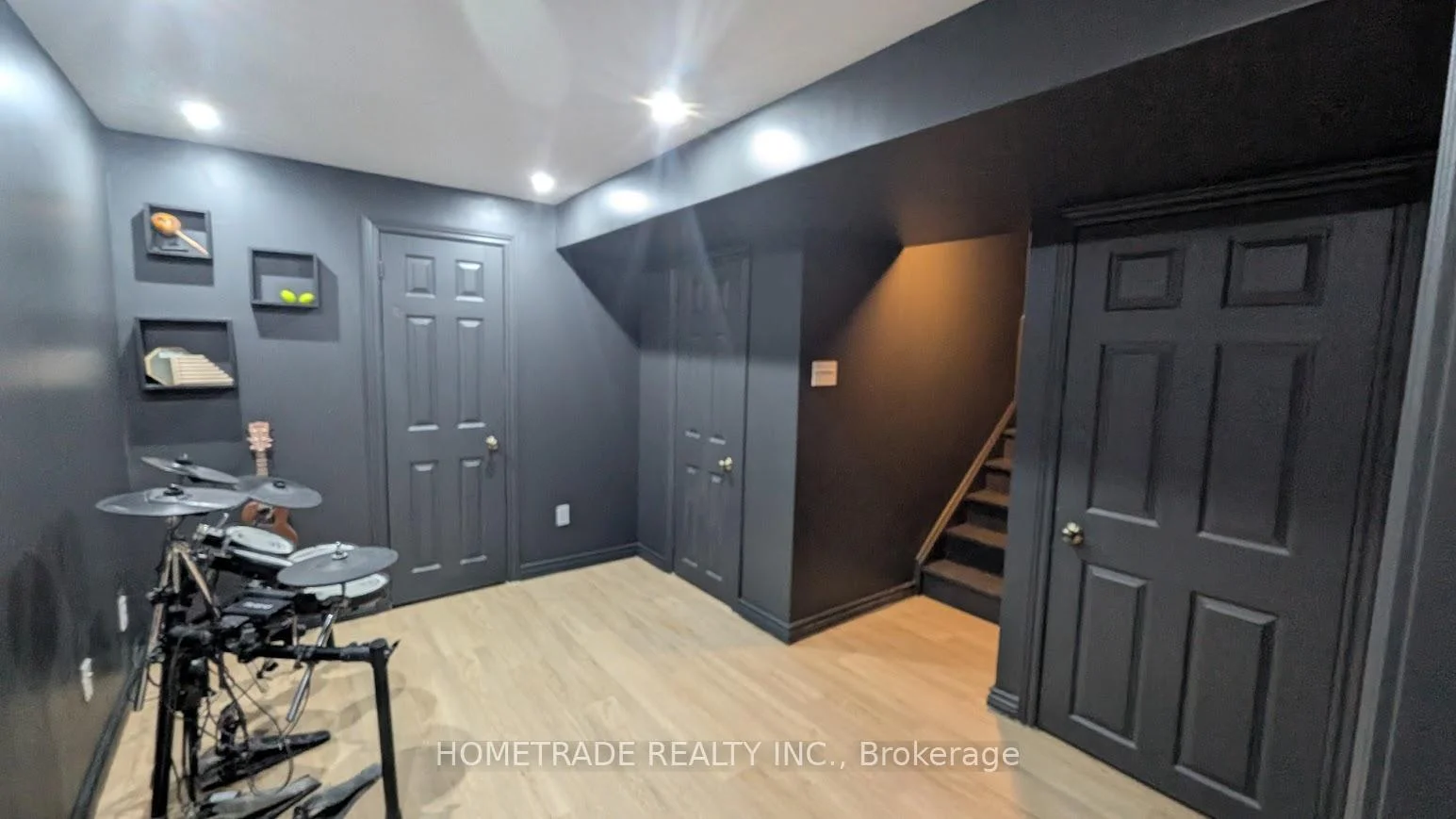 Photo 19 of 231 Denise Circle, Newmarket, Summerhill Estates — HOMEH
