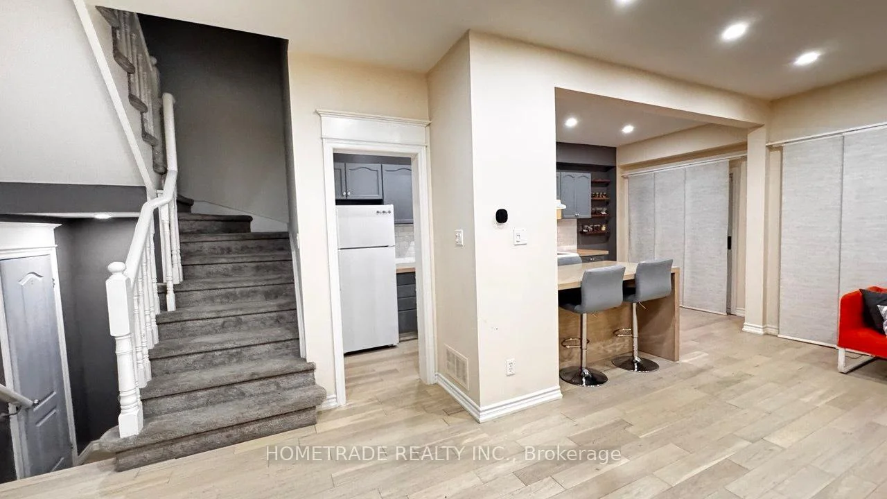 Photo 33 of 231 Denise Circle, Newmarket, Summerhill Estates — HOMEH