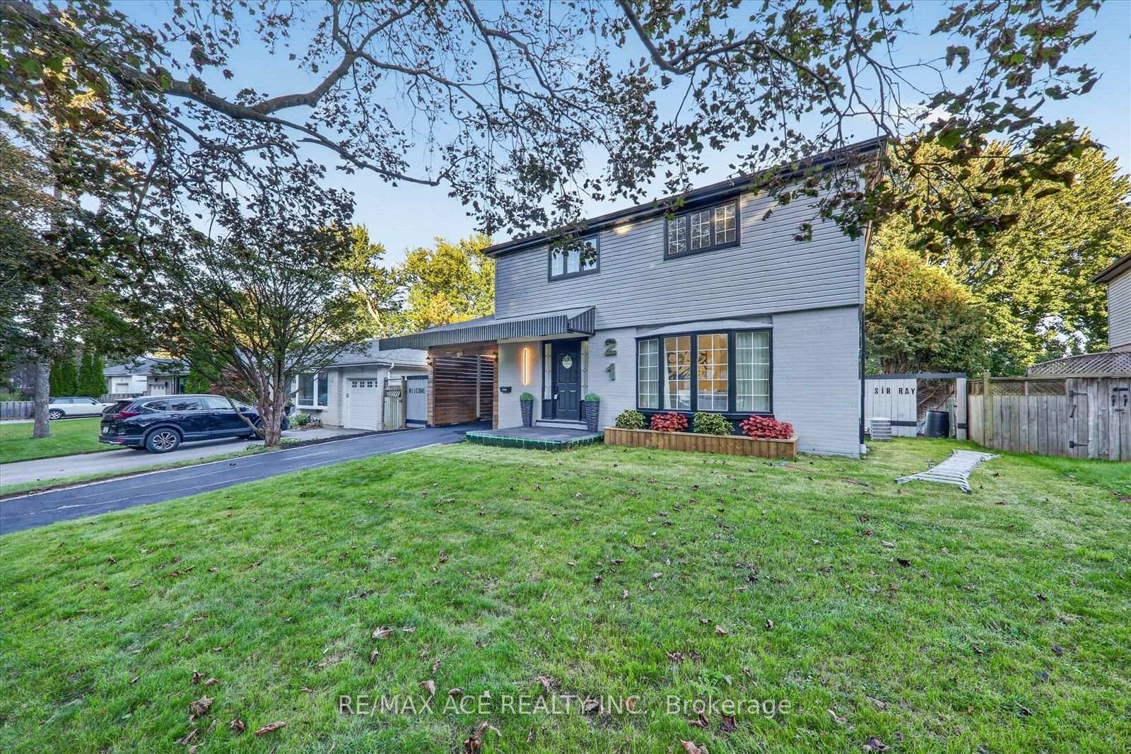 Photo 3 of 21 Sir Raymond Drive, Scarborough, Guildwood — HOMEH