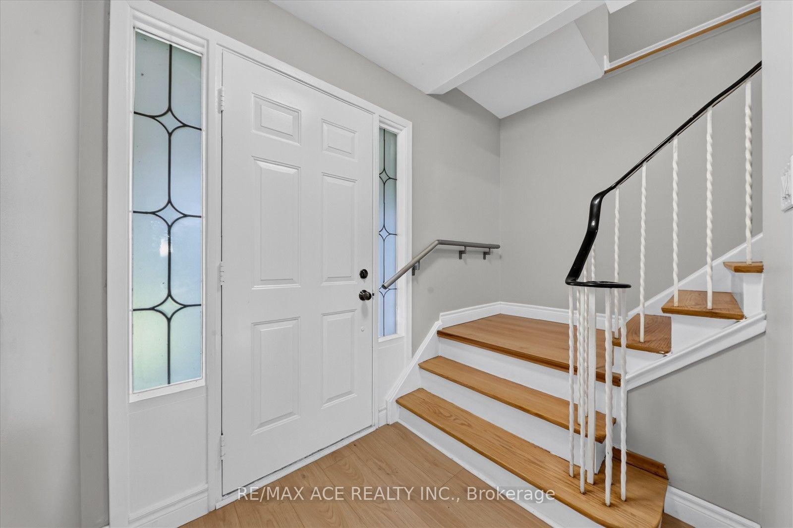 Photo 5 of 21 Sir Raymond Drive, Scarborough, Guildwood — HOMEH