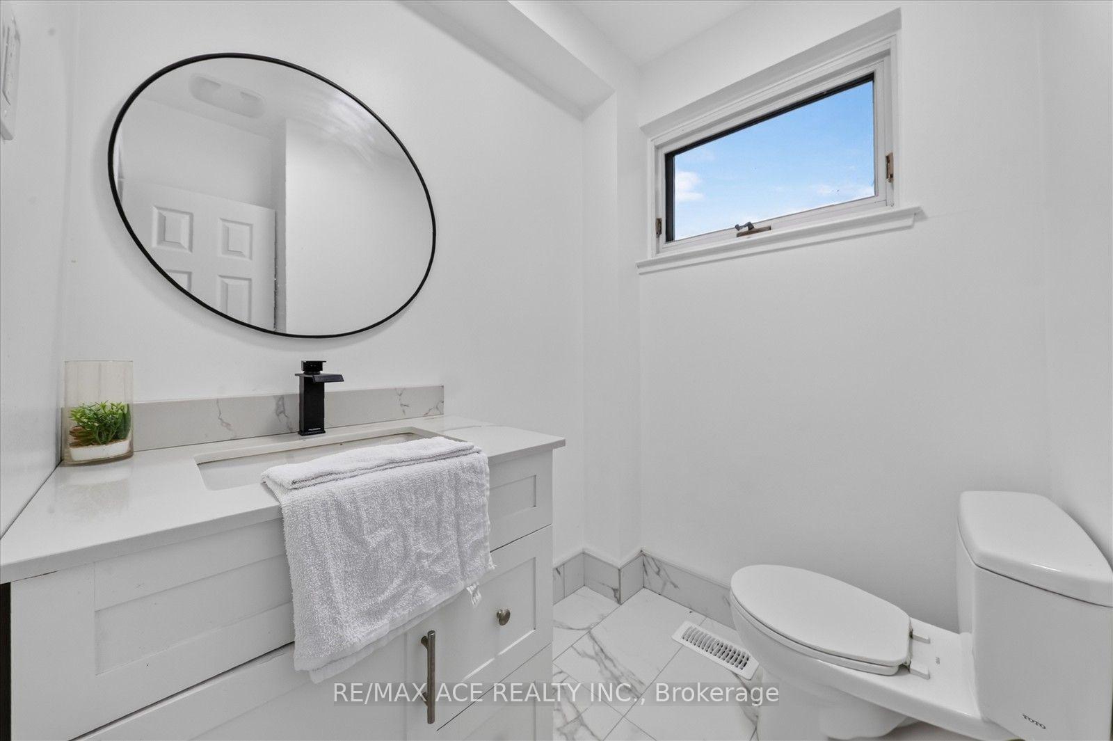 Photo 6 of 21 Sir Raymond Drive, Scarborough, Guildwood — HOMEH