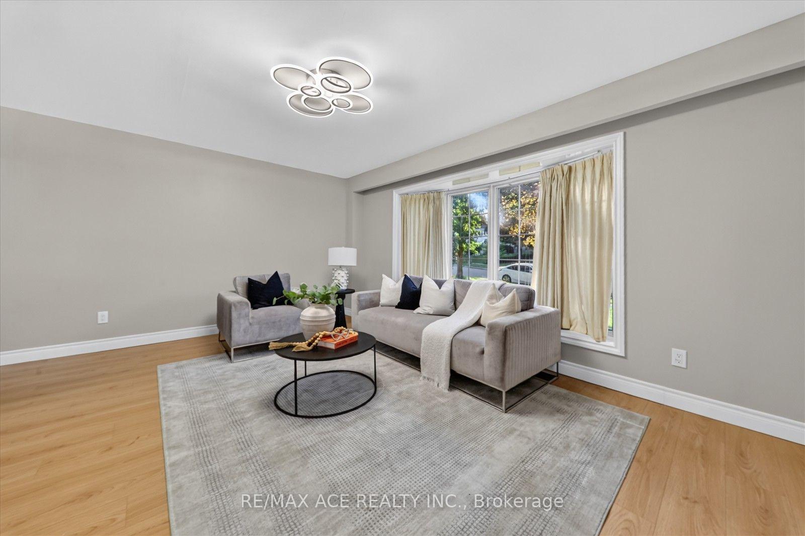 Photo 7 of 21 Sir Raymond Drive, Scarborough, Guildwood — HOMEH