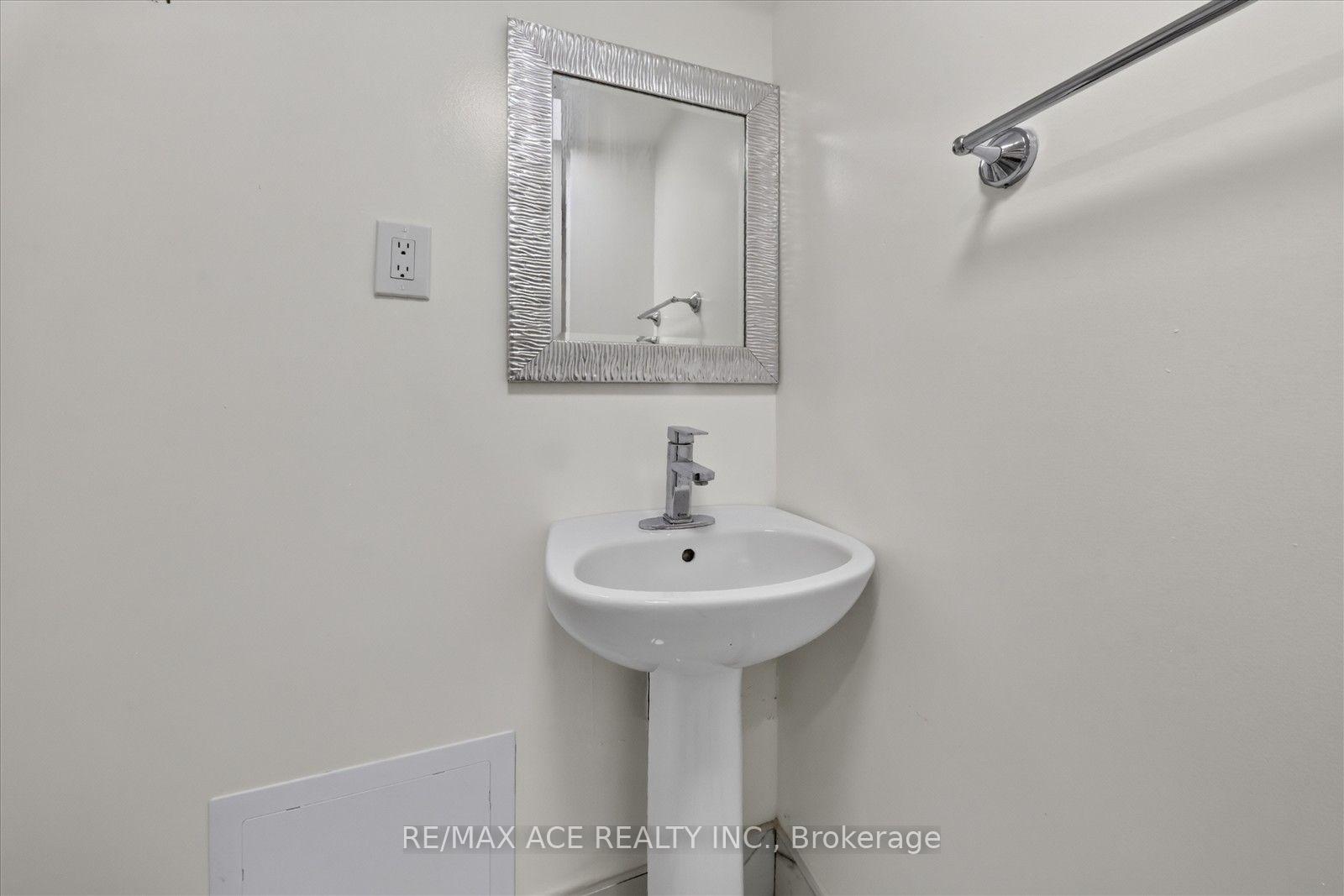 Photo 33 of 21 Sir Raymond Drive, Scarborough, Guildwood — HOMEH
