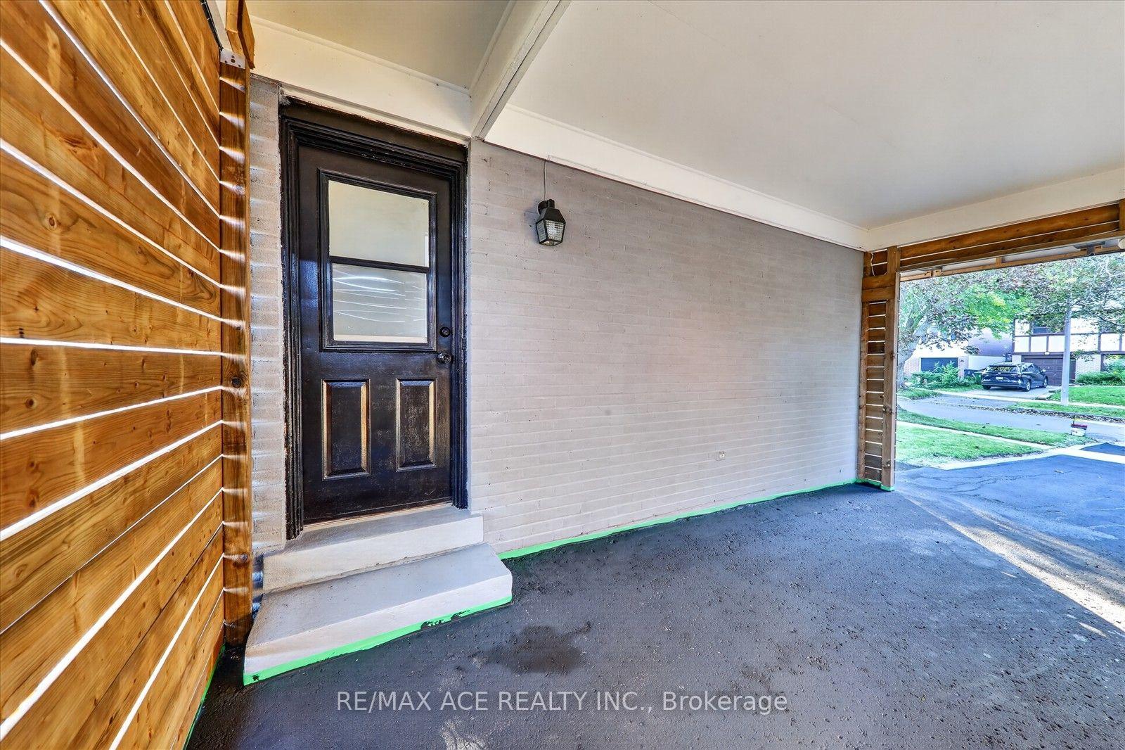 Photo 36 of 21 Sir Raymond Drive, Scarborough, Guildwood — HOMEH