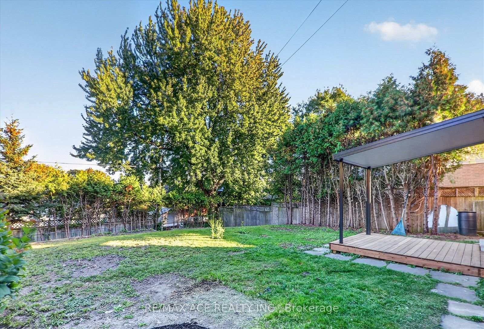 Photo 37 of 21 Sir Raymond Drive, Scarborough, Guildwood — HOMEH