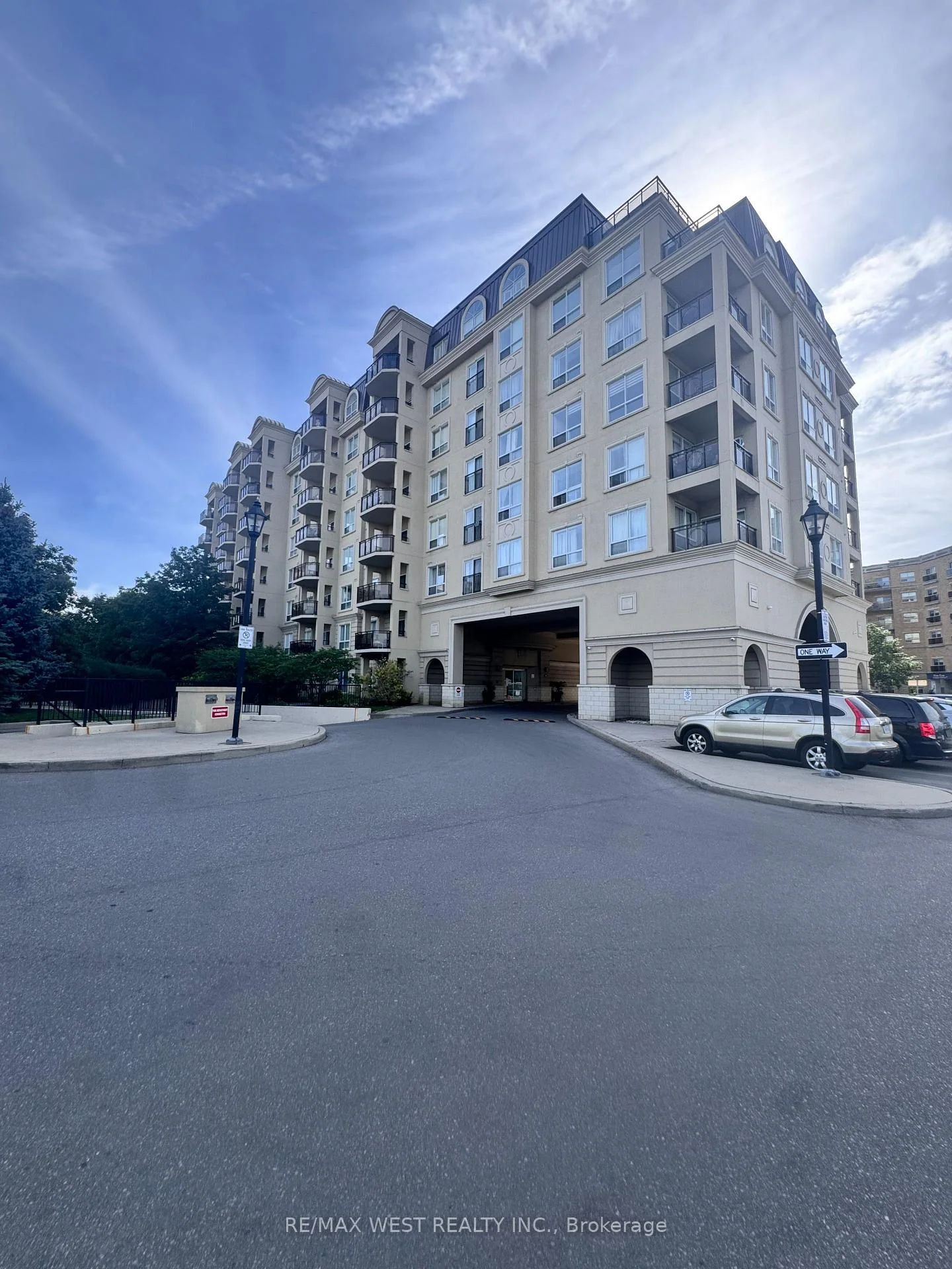 Photo of Unit 421, 1 Maison Parc Court